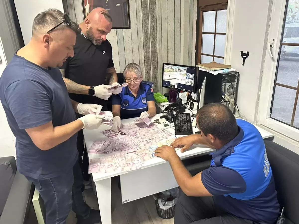 Yalova\'da Dilencinin Üzerinden 45 Bin Lira Çıktı