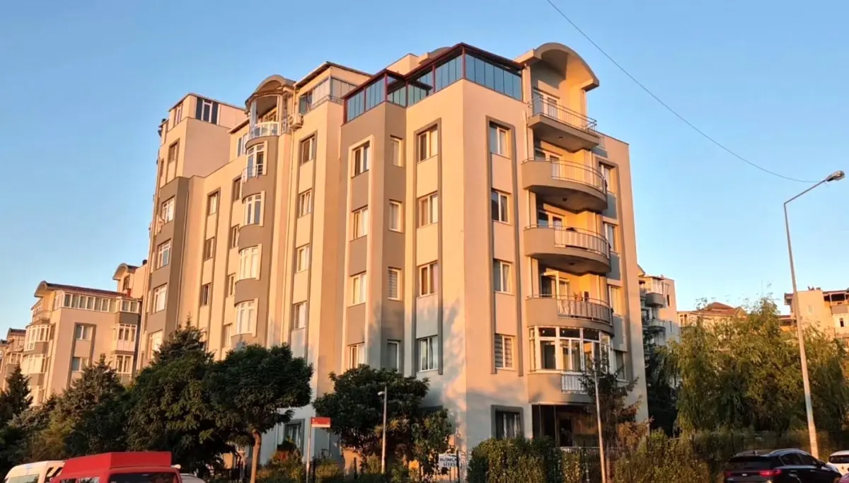 Bahçeşehir\'de silahlı infaz: Eşini vuran şahıs intihar tehditinde bulundu