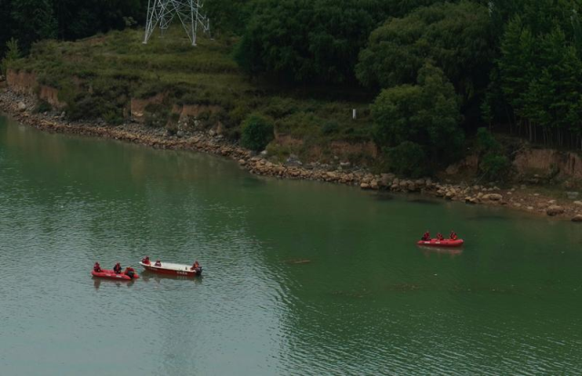 Çin'de demir yolu köprüsü çöktü: 12 işçi hayatını kaybetti