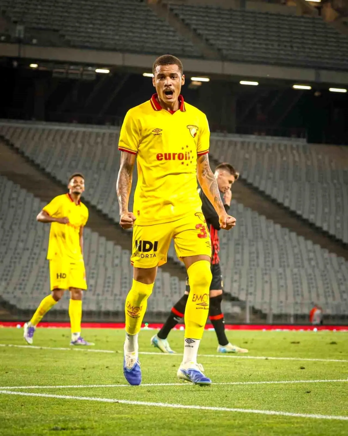 Janderson, Göztepe\'yi sırtlıyor