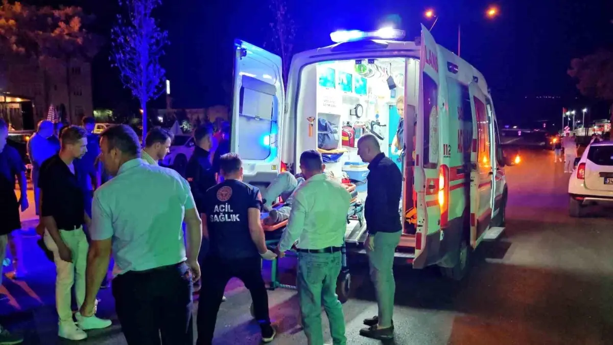Otomobile arkadan çarpan motosiklet sürücüsü yaralandı