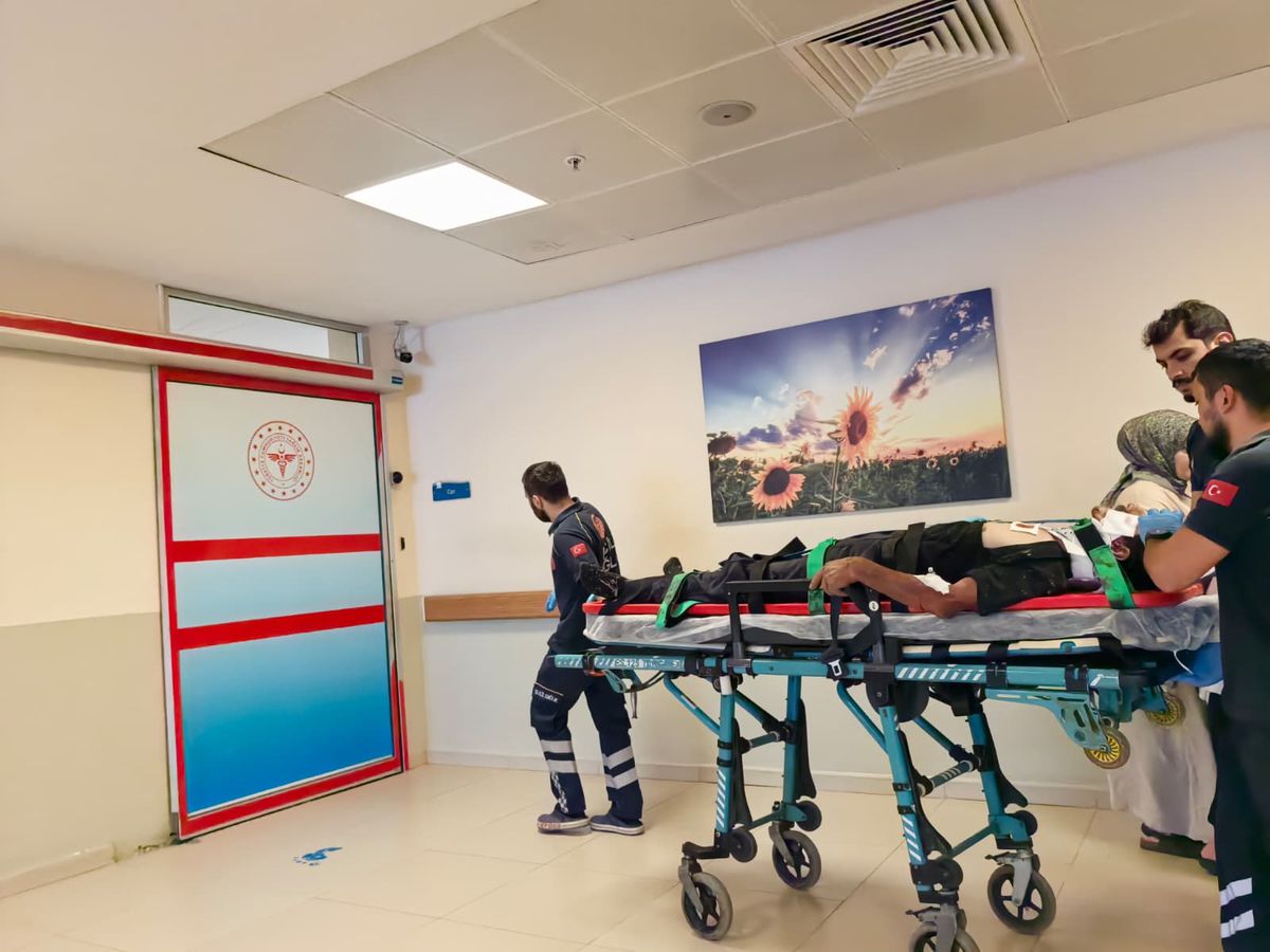 İnegöl\'de Traktör Kazası: Sürücü Ağır Yaralı