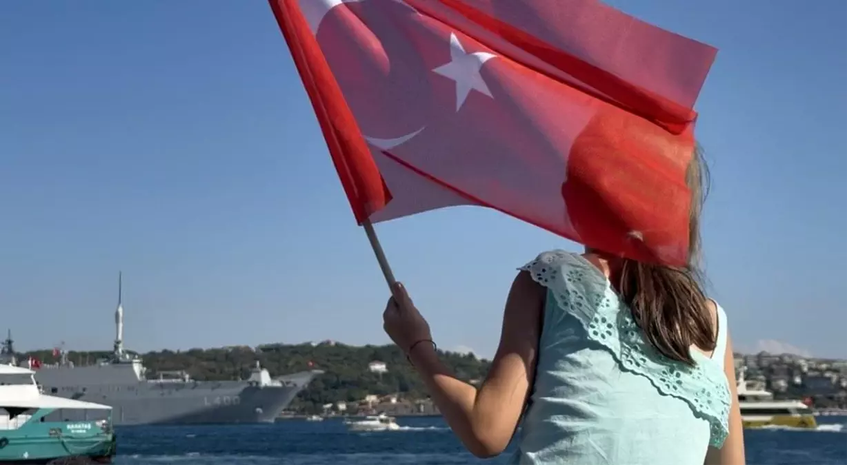 İstanbul\'da 9 Geminin Geçiş Töreni