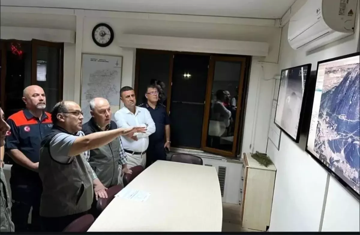 Denizli Valisi Yangın Bölgesinde İnceleme Yaptı
