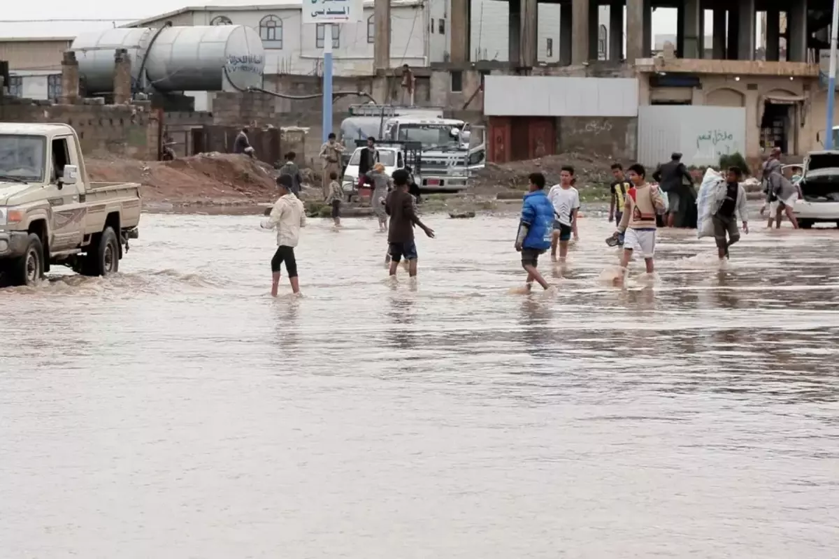 Yemen\'de sel felaketi! 5\'i çocuk 7 kişi hayatını kaybetti