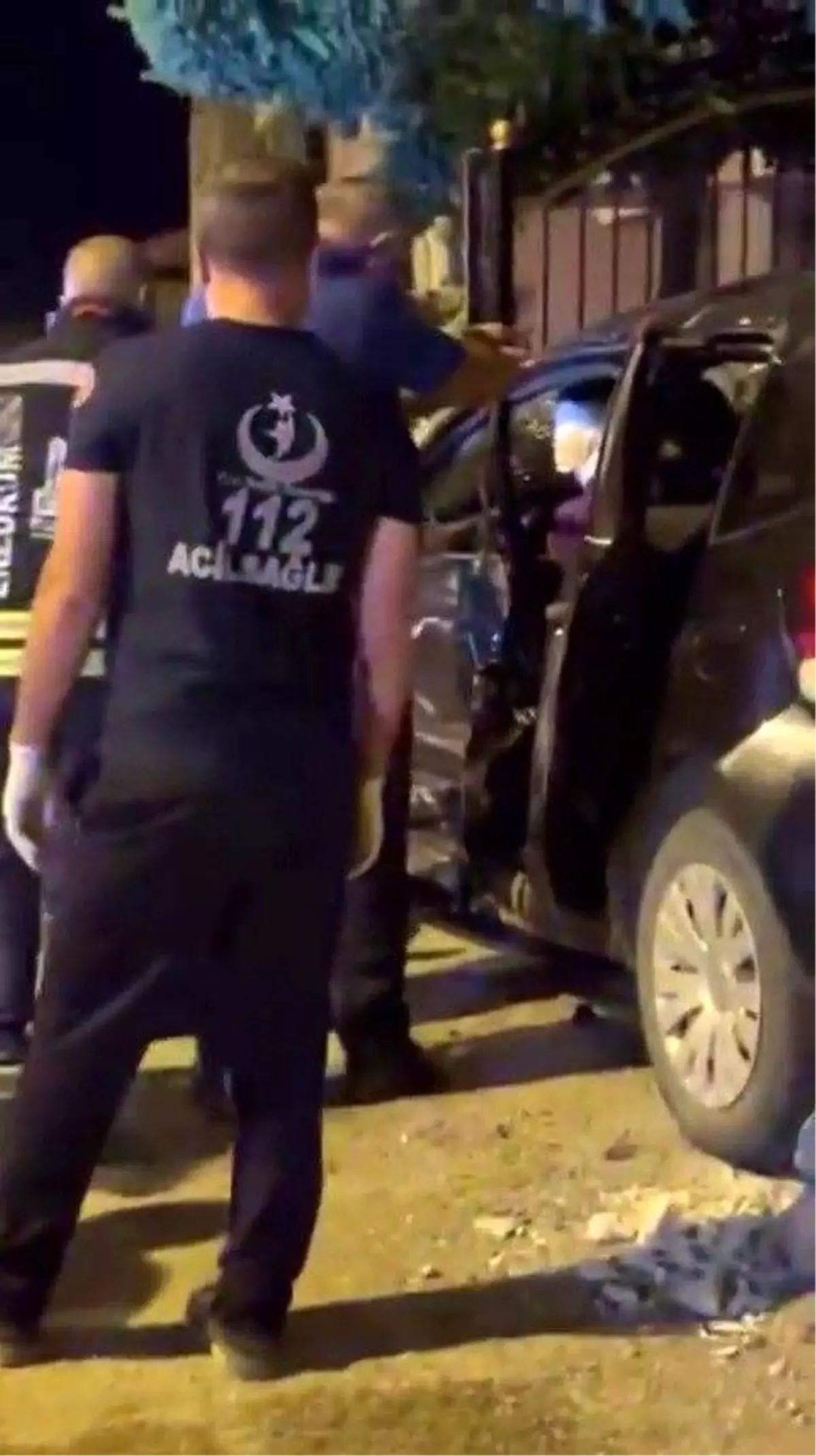Erzurum\'da Trafik Kazası: Sürücü İtfaiye ile Kurtarıldı