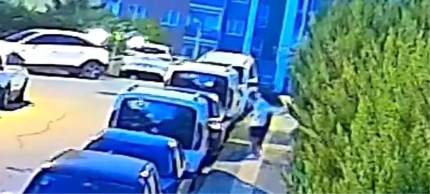 Bursa\'da Gençlerin Araçlara Saldırısı