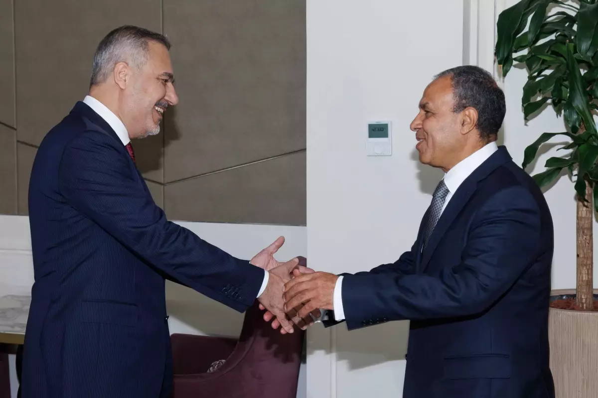 Fidan, Mısır Dışişleri Bakanı ile Cidde\'de Bir Araya Geldi