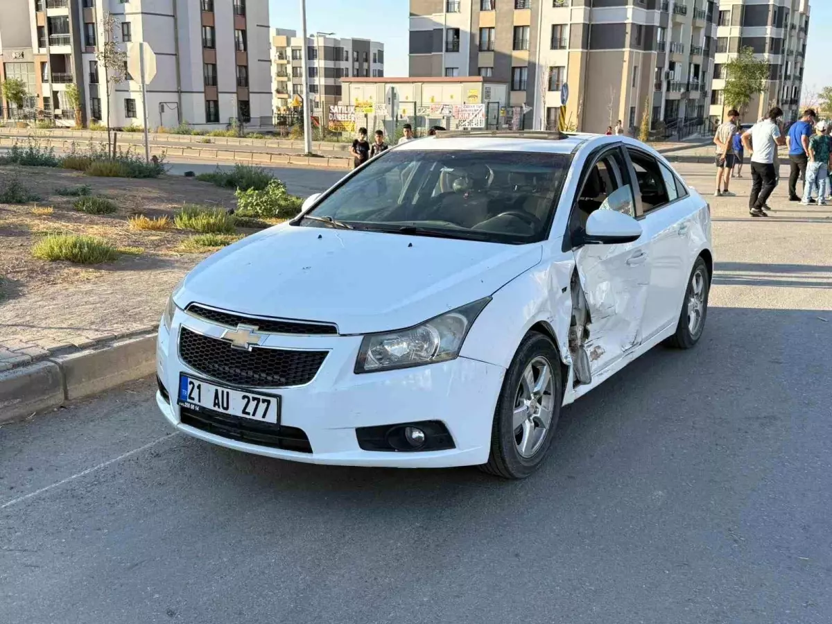 Diyarbakır\'da Otomobil Kazası