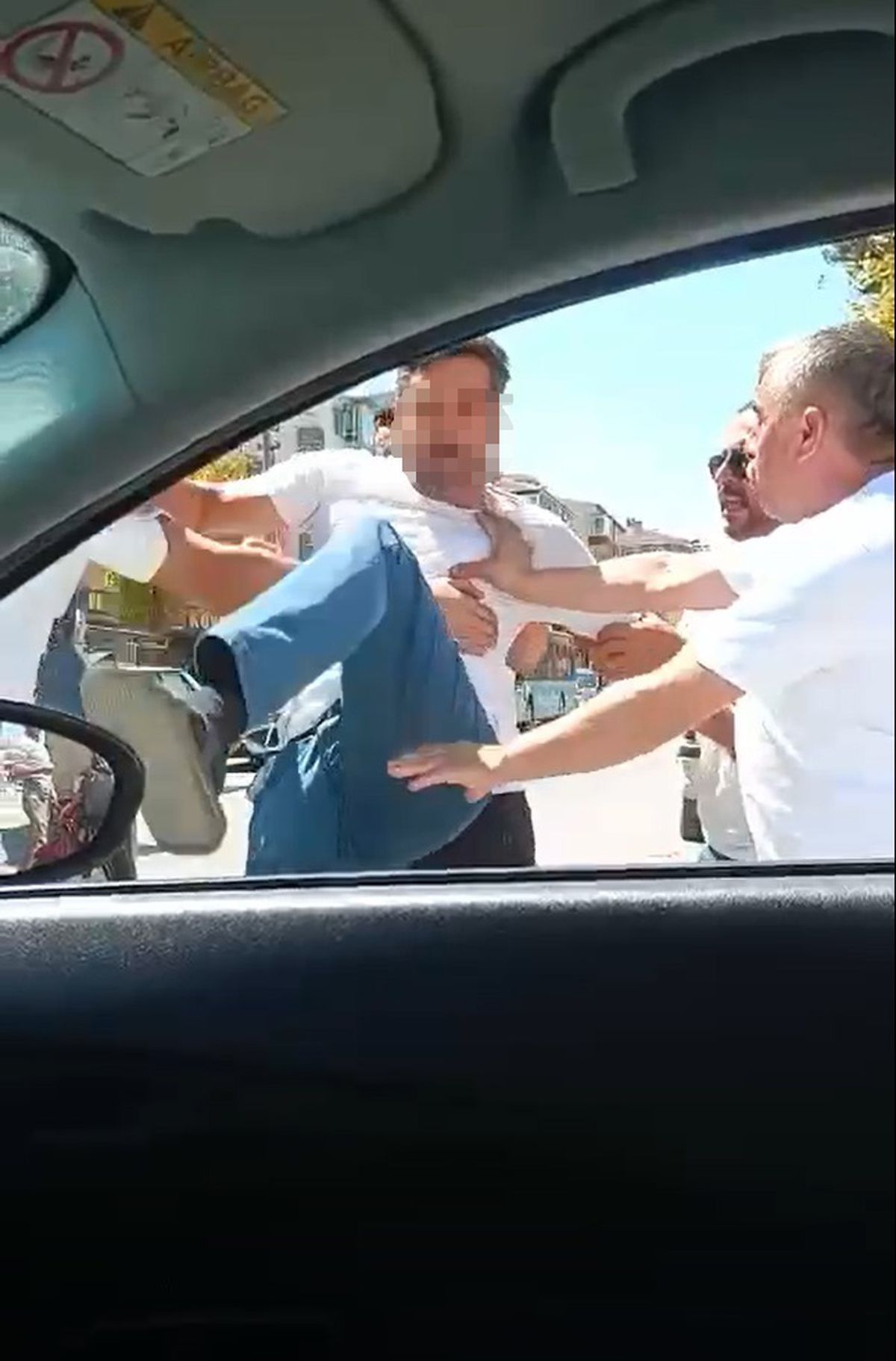 Dolmuş Şoförü Trafikte Kavga Etti