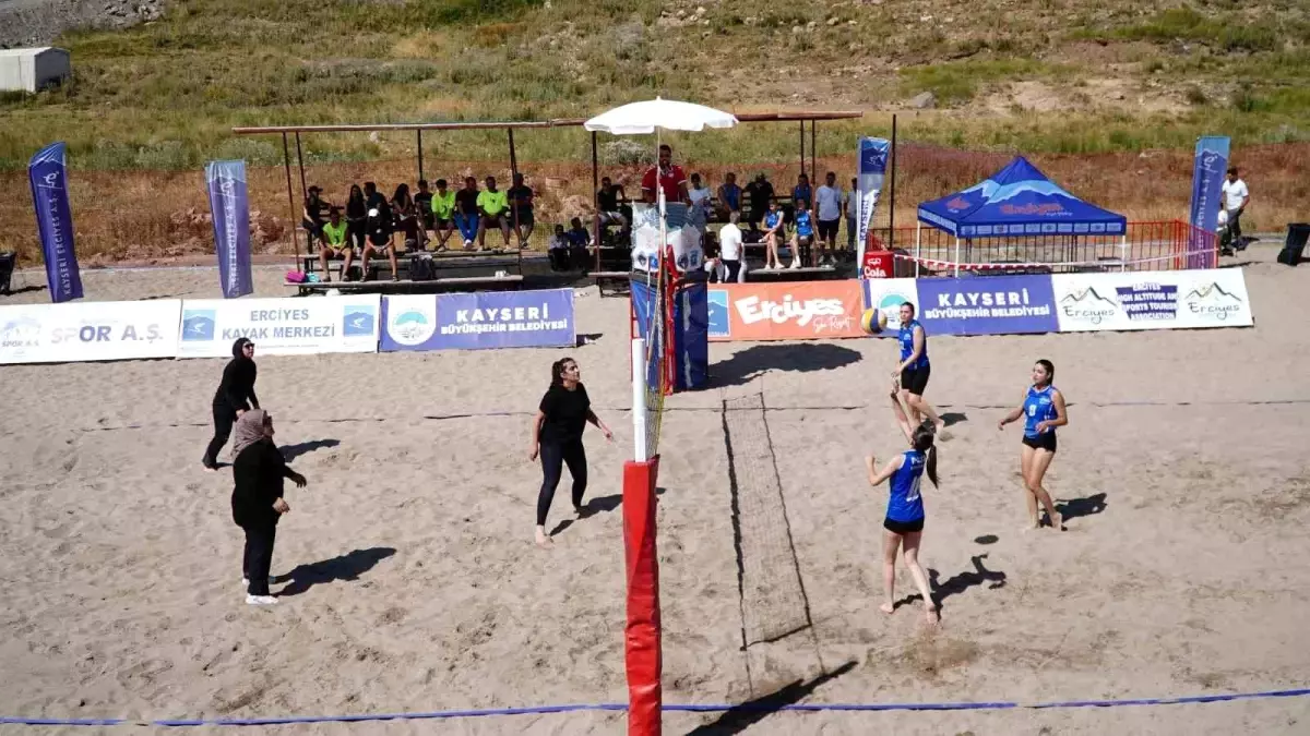 Erciyes\'te Plaj Voleybolu Turnuvası Büyük Bir Heyecanla Tamamlandı