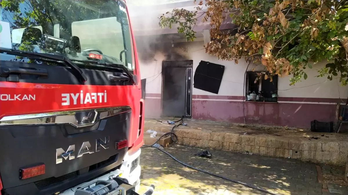Şanlıurfa\'da Ev Yangını Söndürüldü