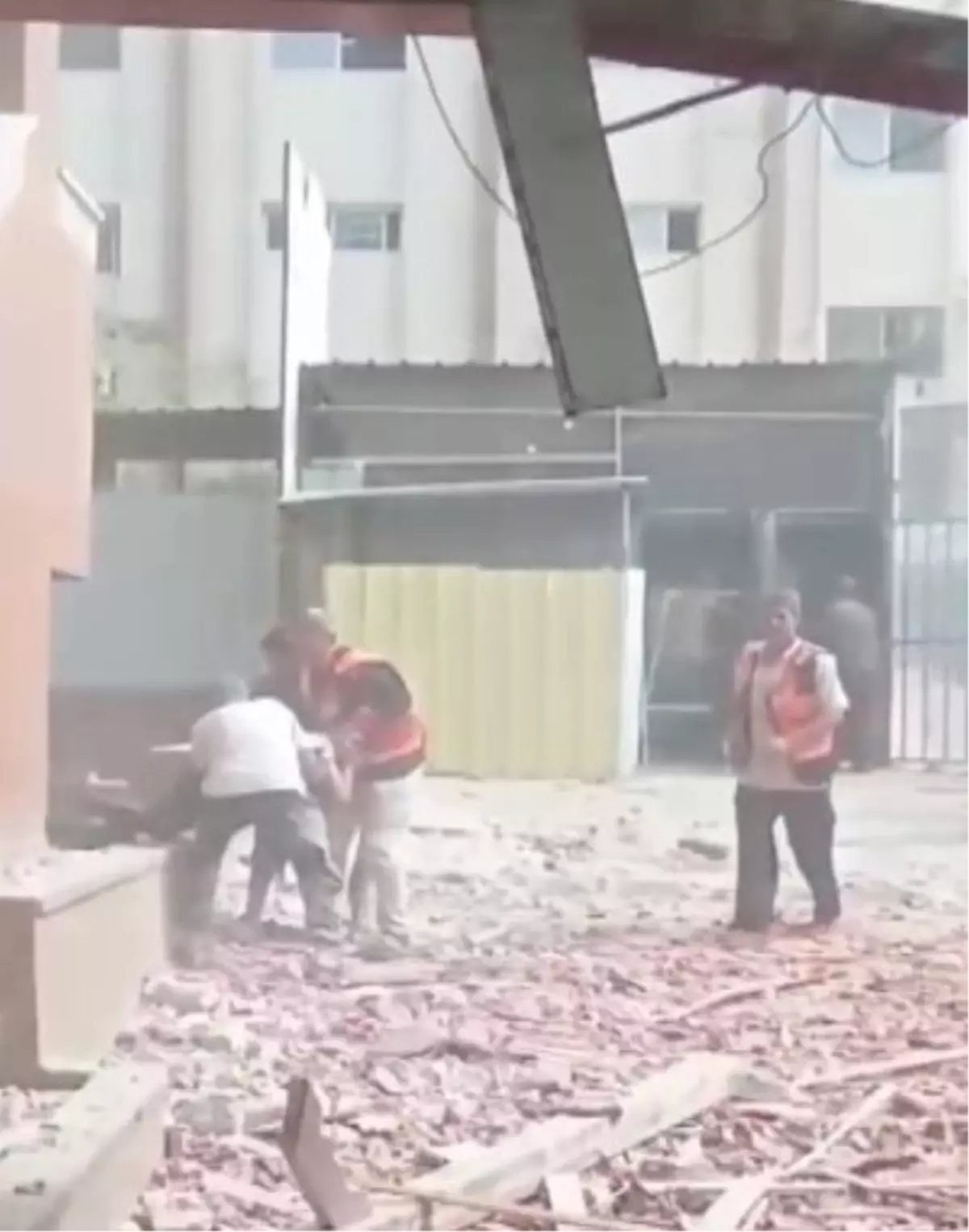 İsrail\'in Gazze Hastanesine Saldırısı