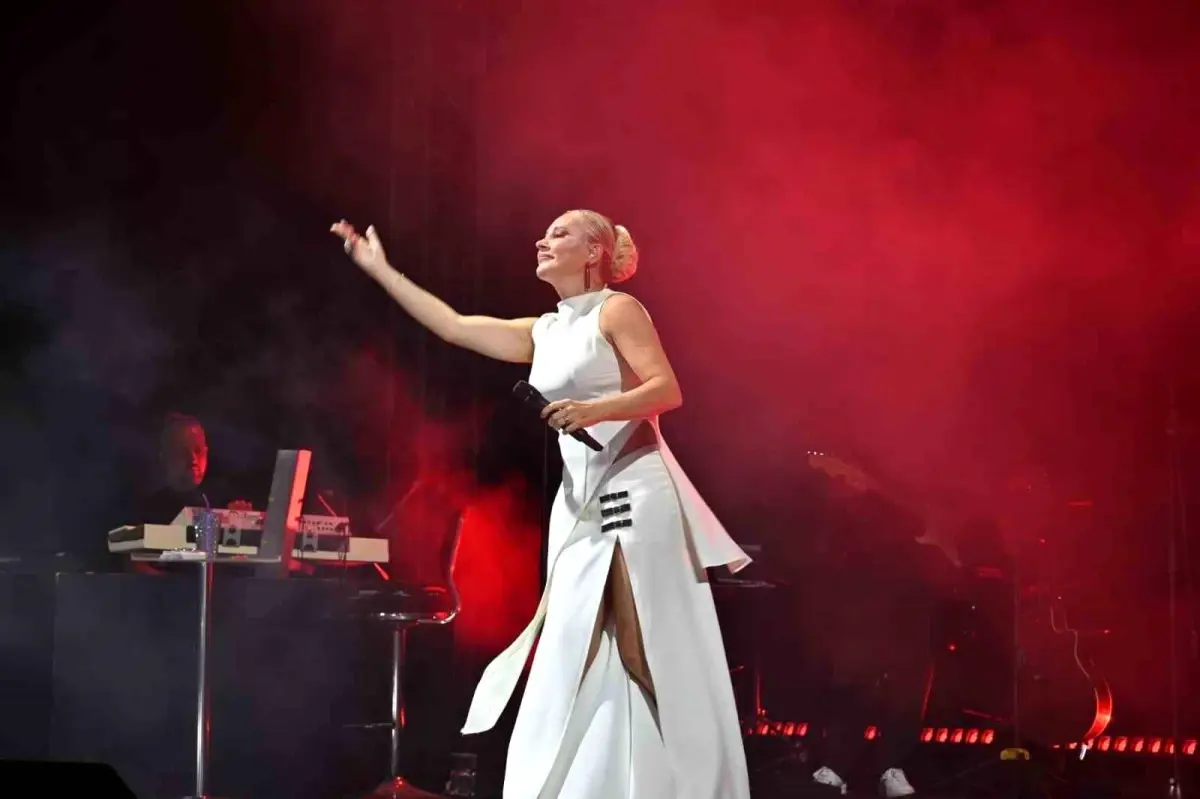 LongozFest 2025, Funda Arar Konseri ile Büyüleyici Bir Finale İmza Attı