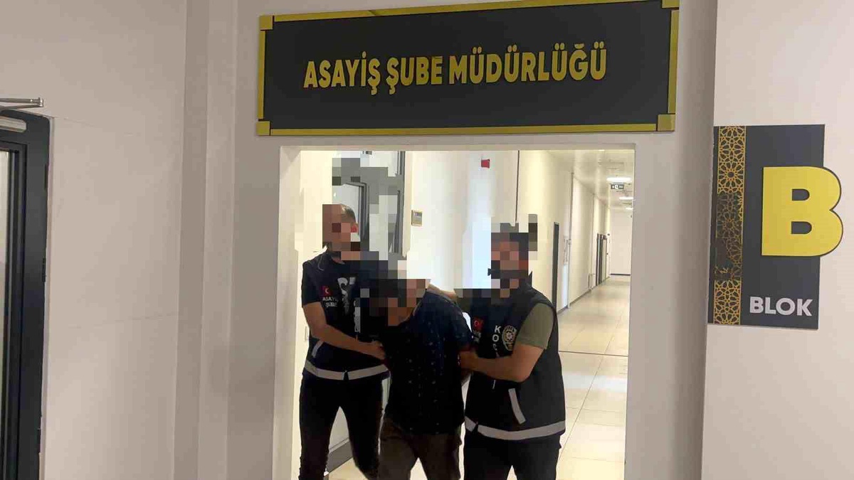 Kuzeninden Bıçakla Öldürüldü