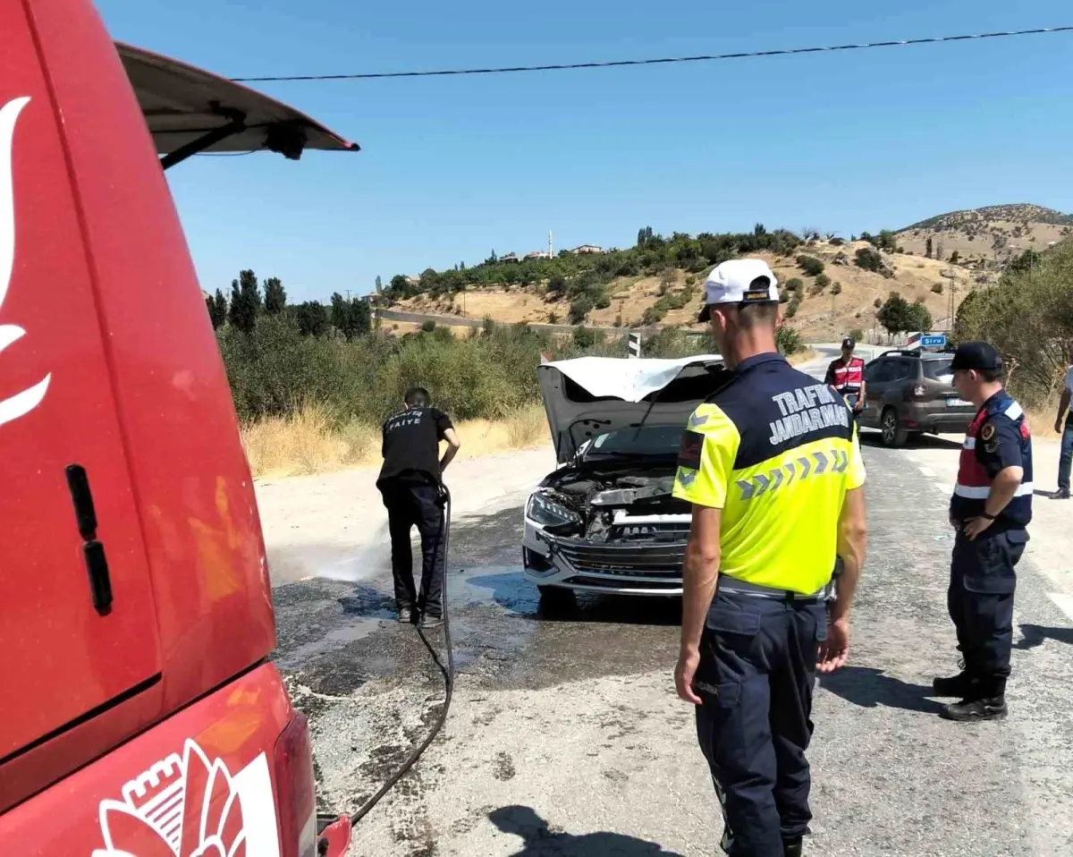 Malatya\'da Trafik Kazası: 3 Yaralı