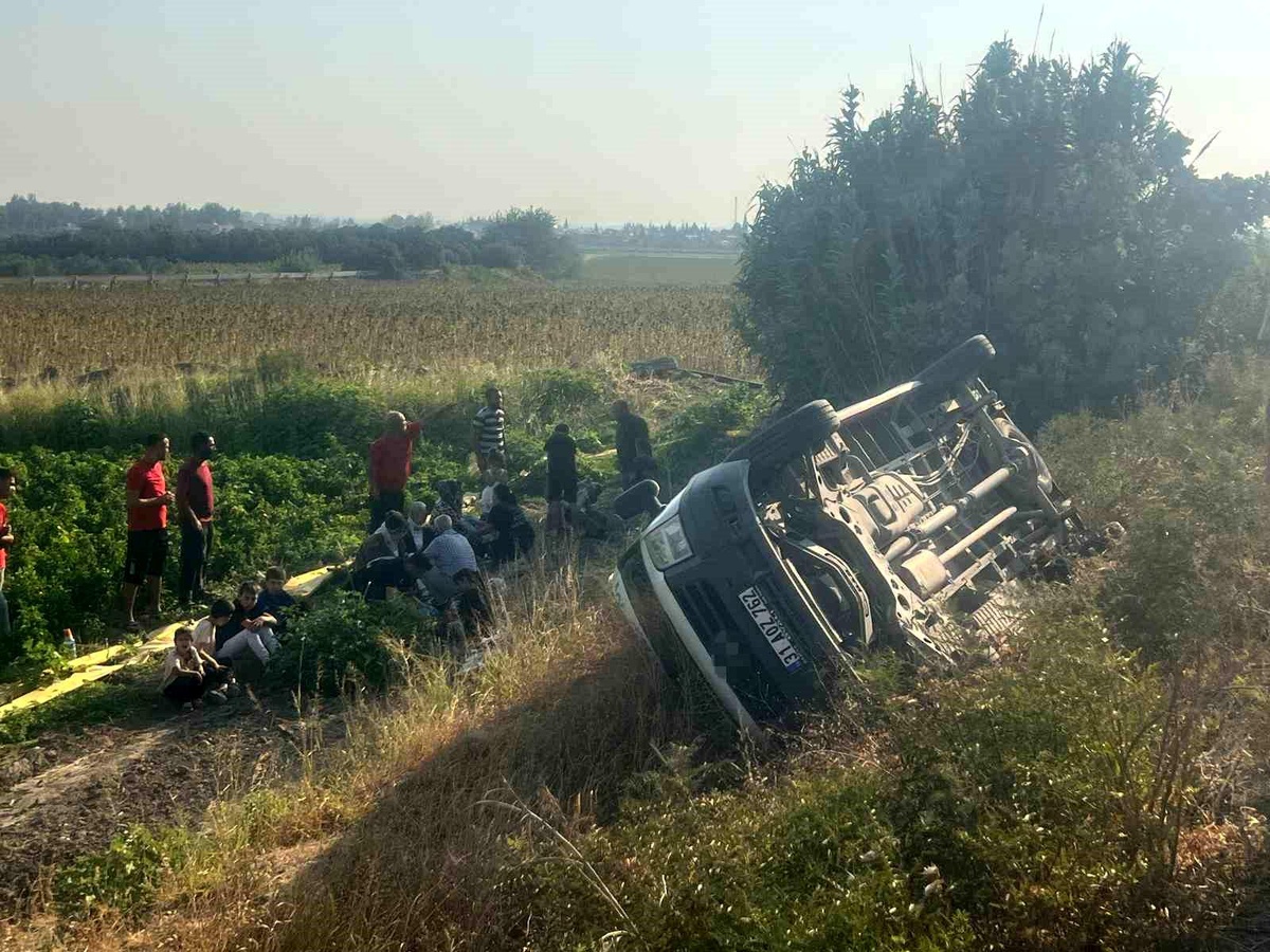 Hatay\'da Engelli Öğrenci Servisi Devrildi