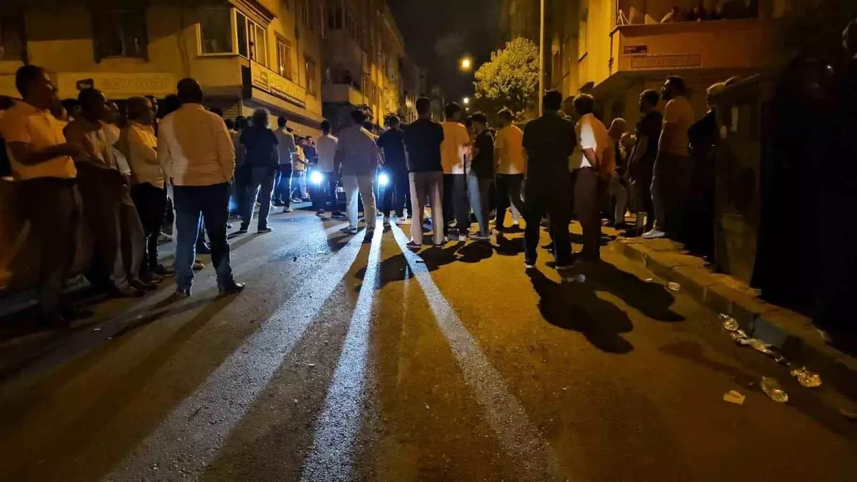 Sultangazi\'de Kanlı Aile Tartışması