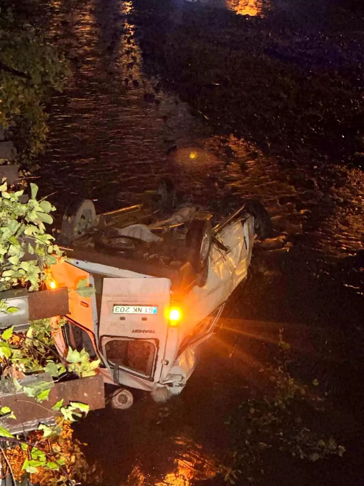 Araklı\'da Trafik Kazası: 3 Yaralı