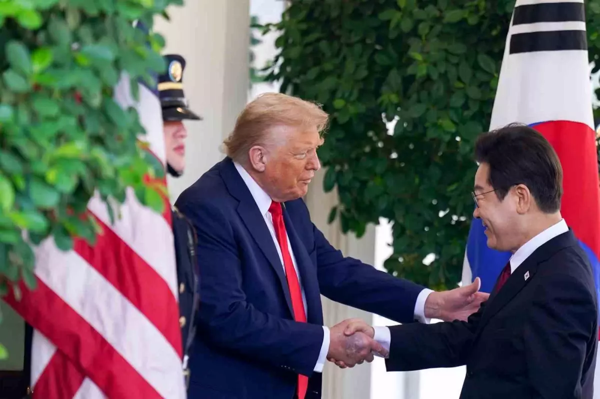 Trump\'taki Morluk Aspirin ve El Sıkışmadan Kaynaklanıyor