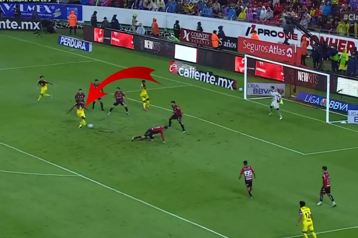 Yok artık Saint-Maximin! Yeni takımına son dakikada galibiyeti getirdi