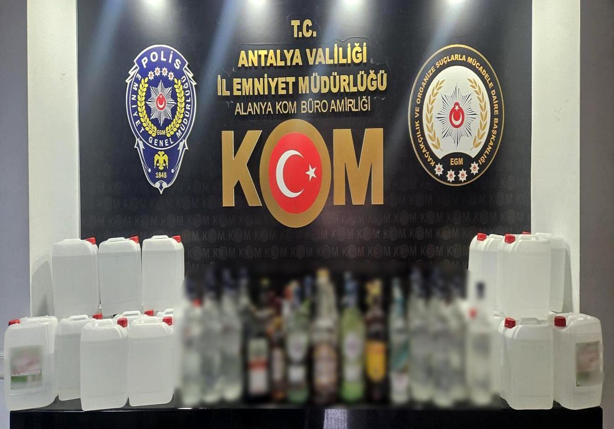 Antalya\'da Kaçakçılık Operasyonları: 22 Tutuklama