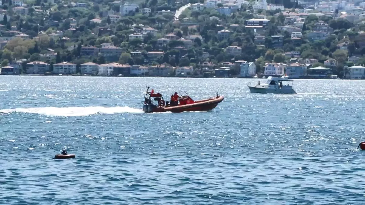 Boğaz\'da Kaybolan Yüzücü İçin Arama Devam Ediyor