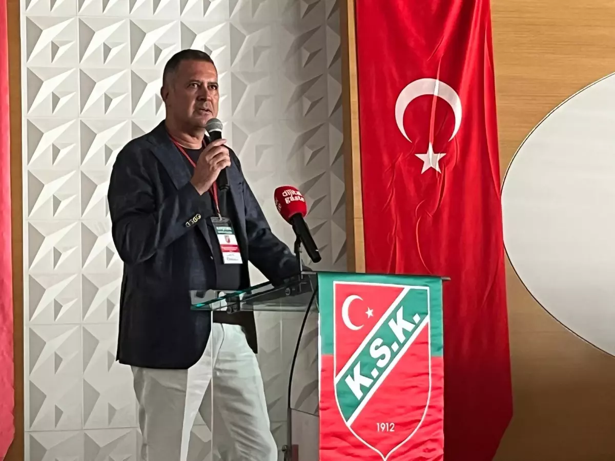 Karşıyaka\'da Genel Kurulda Yeniden Güven Tazeledi