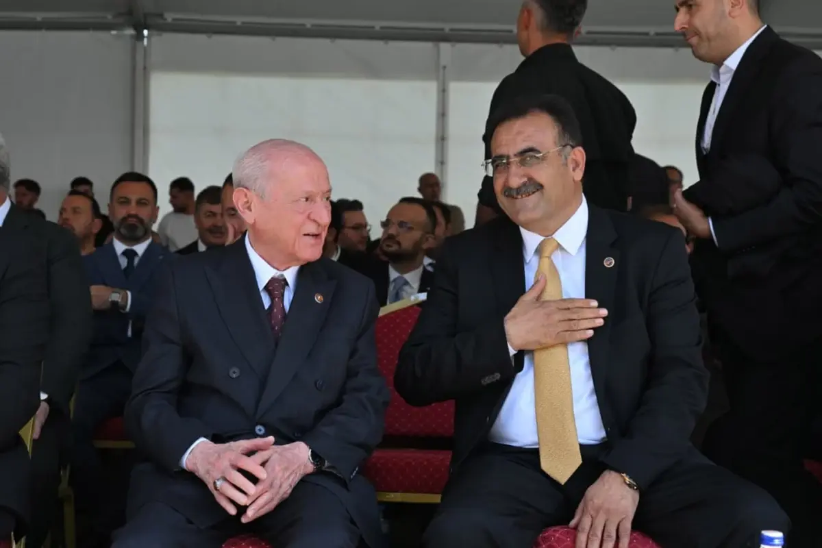 Malazgirt\'teki programa damga vuran kare: Bahçeli\'nin yanındaki isme dikkat