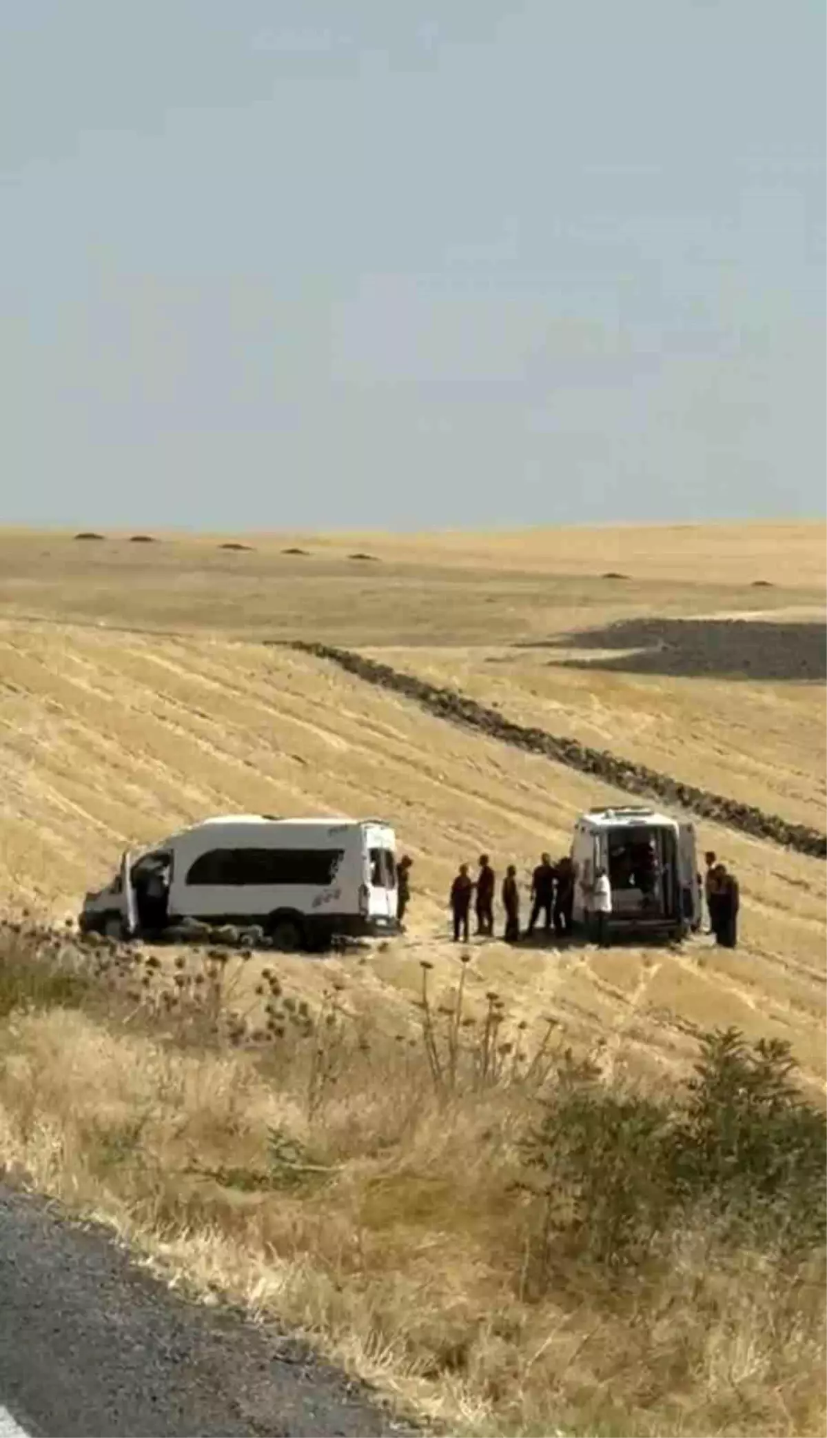 Minibüs Şarampole Yuvarlandı: 10 Yaralı