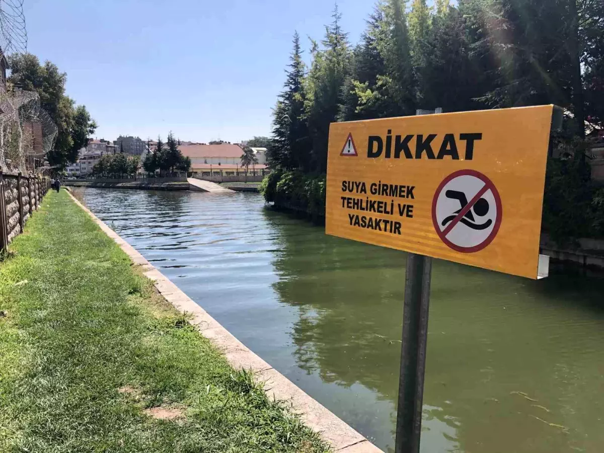 Eskişehir\'de Genç Porsuk Çayı\'ndan Çıkarıldı