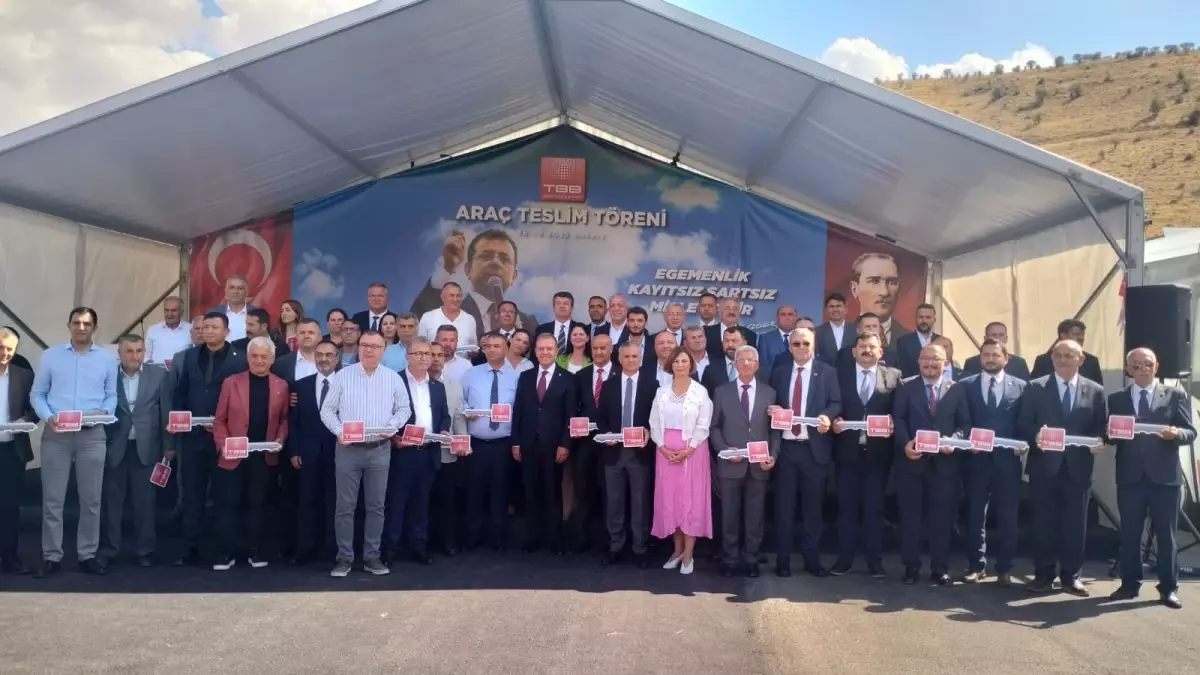53 Belediyeye Yeni Hizmet Araçları Teslim Edildi
