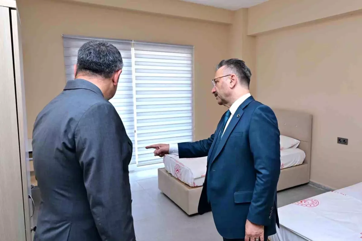 Vali Aksoy, Yaşlı Bakım Merkezi\'ni Ziyaret Etti