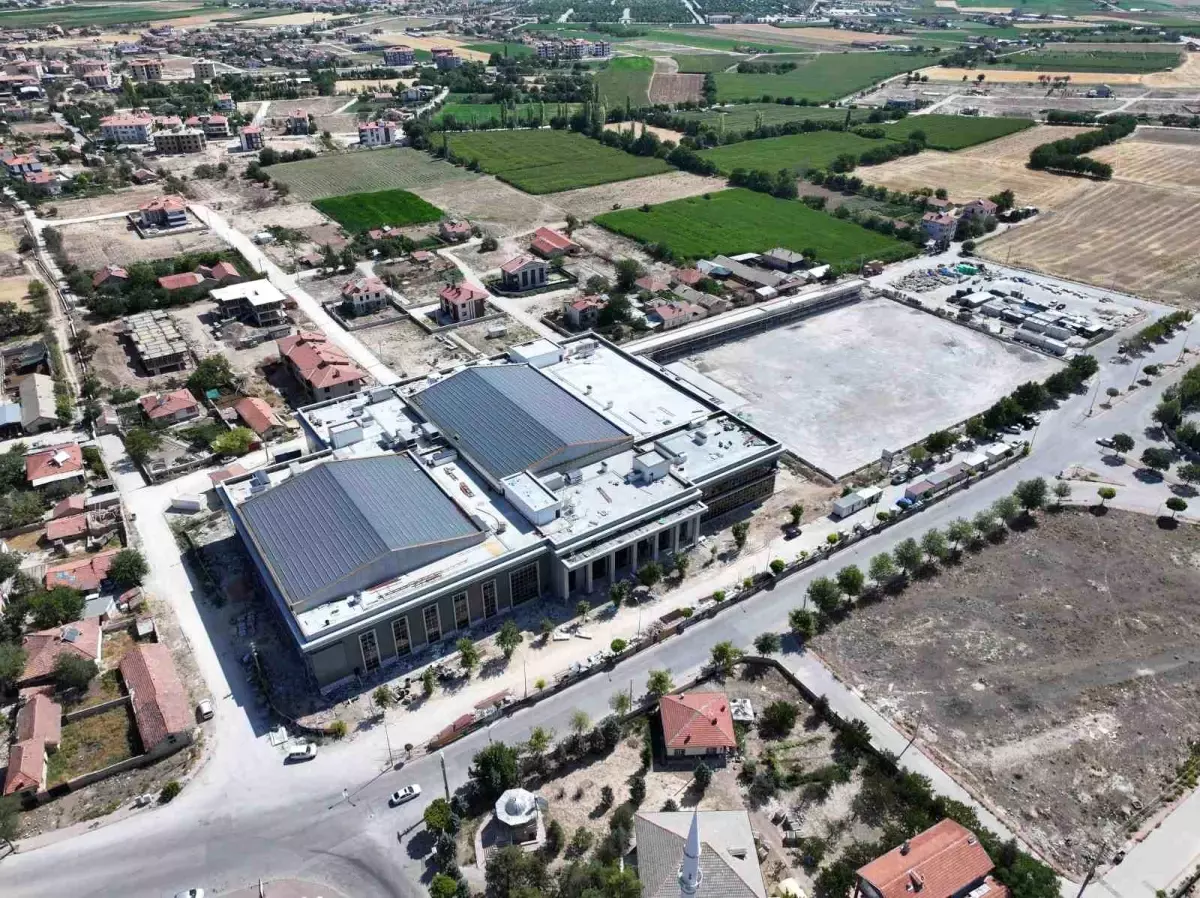 Karatay\'a Yeni Spor Merkezi: Gençlere 16 Farklı Branşta Spor İmkanı