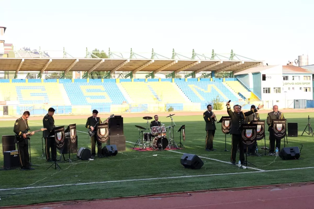Ağrı\'da Zafer Bayramı Konseri