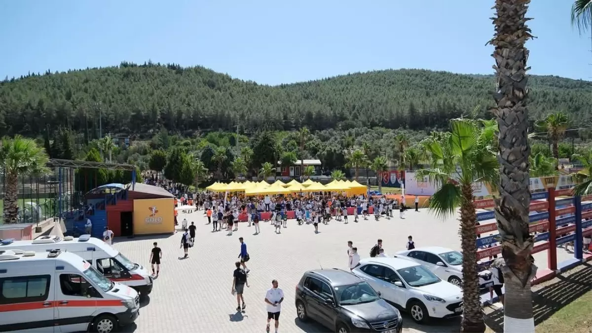 Dünyanın en büyük futbolcu seçmesine Türkiye ev sahipliği yapıyor