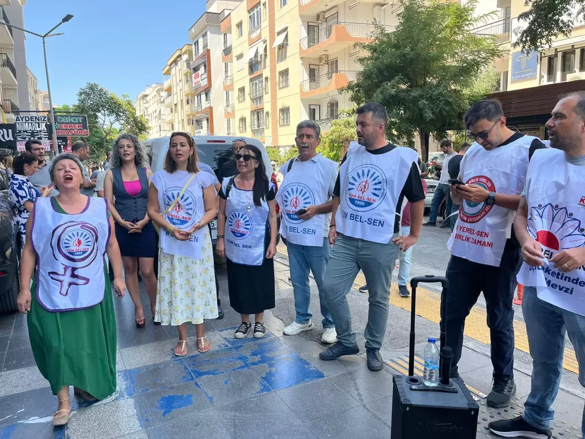 Karşıyaka\'da İşçiler Eylemde