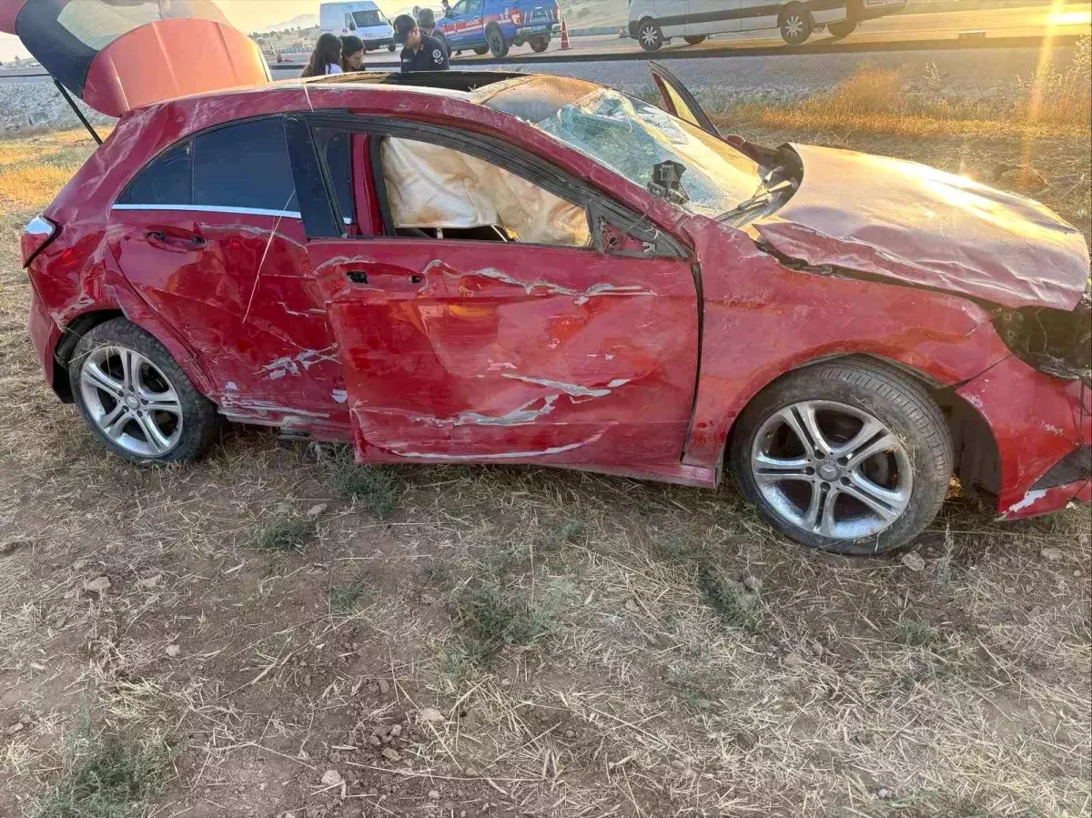 Antalya\'da Trafik Kazası: 1 Ölü, 1 Yaralı