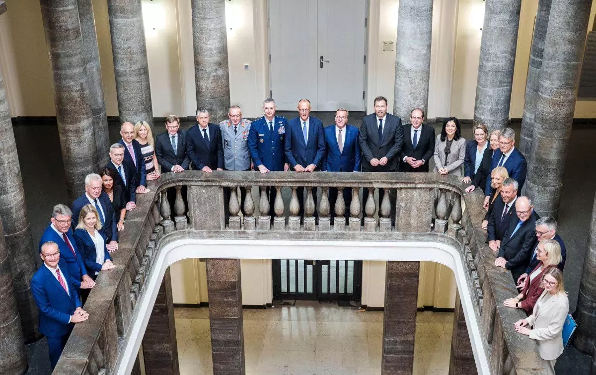 Almanya\'nın Yeni Askerlik Modeli: Hedef 260 Bin Asker