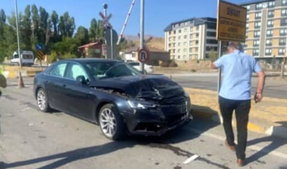 Bingöl\'de Trafik Kazası: 2 Yaralı