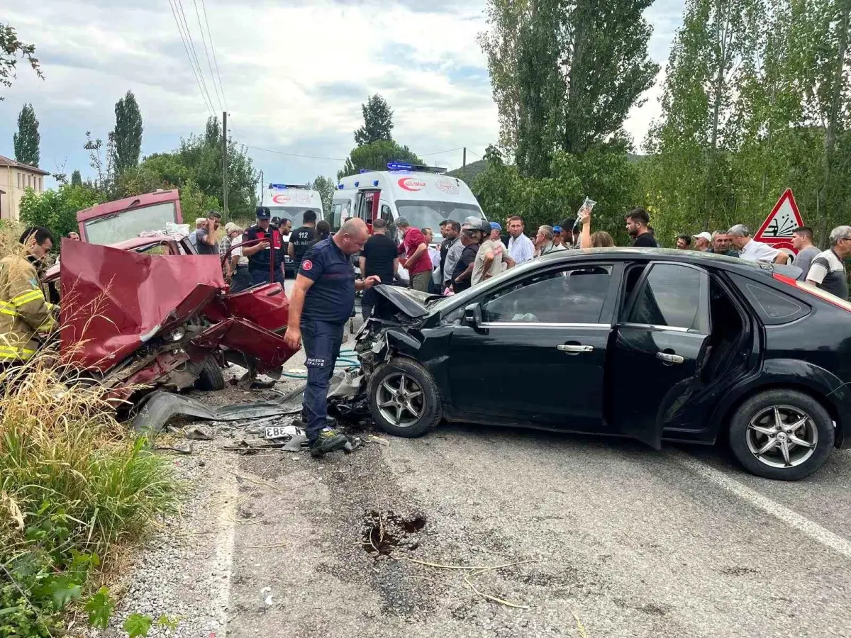 Balıkesir\'de Trafik Kazası: 4 Yaralı