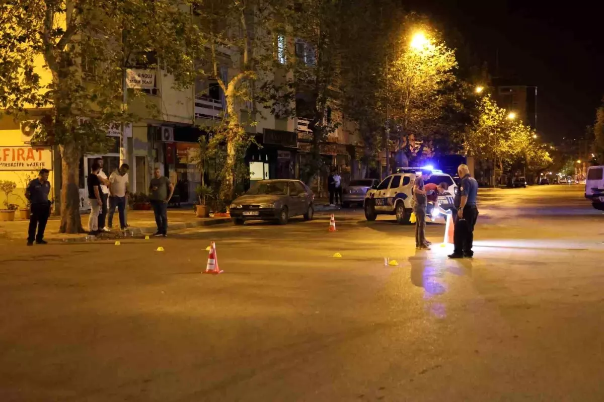 Adana\'da Motosikletli Şahıslardan Ateş Açma Olayı