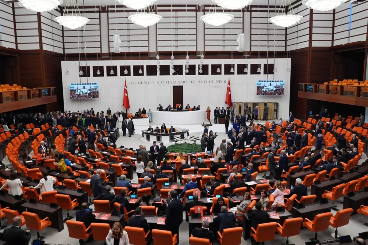 TBMM Başkanı Kurtulmuş\'tan Meclis\'e olağanüstü toplantı çağrısı