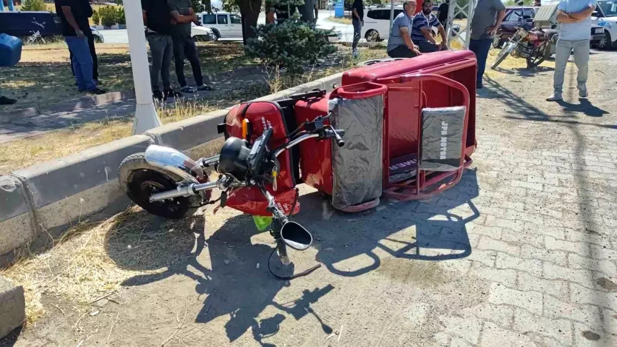 Sivas\'ta Elektrikli Motosiklet Kazası: Bir Ölü