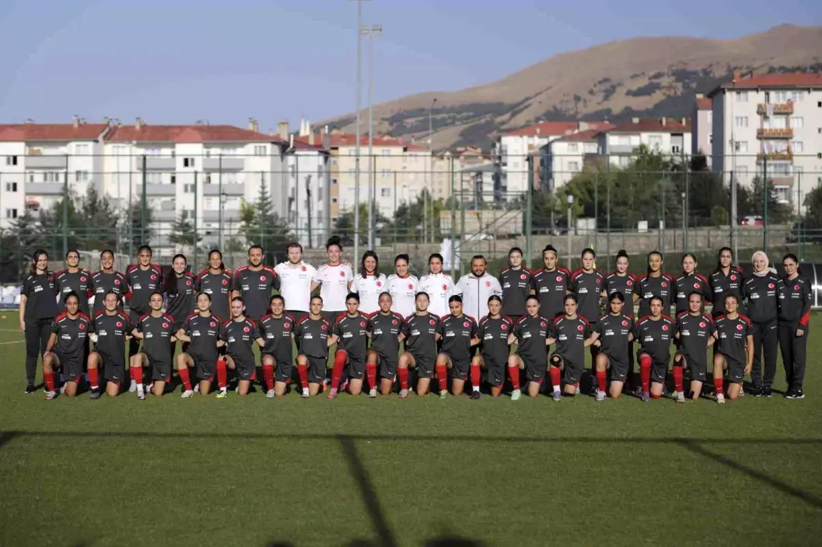 U17 Kız Milli Takımı Erzurum\'da Hazırlık Kampında