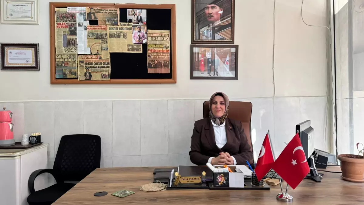 41 çocuğu evlilikten kurtaran "Muhtar Ana" üniversiteli oldu