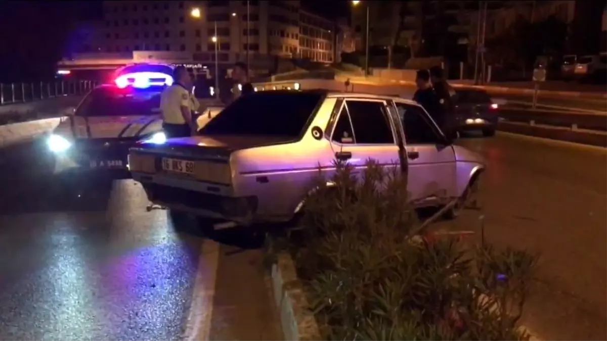 Balıkesir\'de Alkollü Sürücü Kaza Yaptı