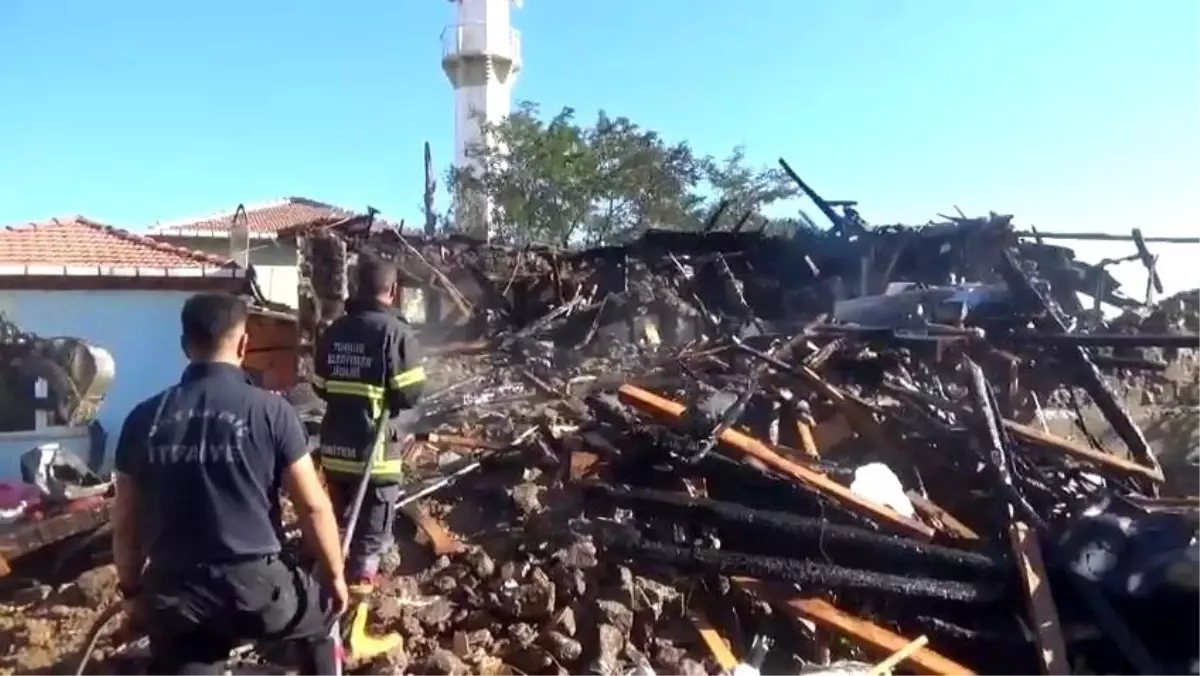 İmamın Evi Yangında Küle Döndü