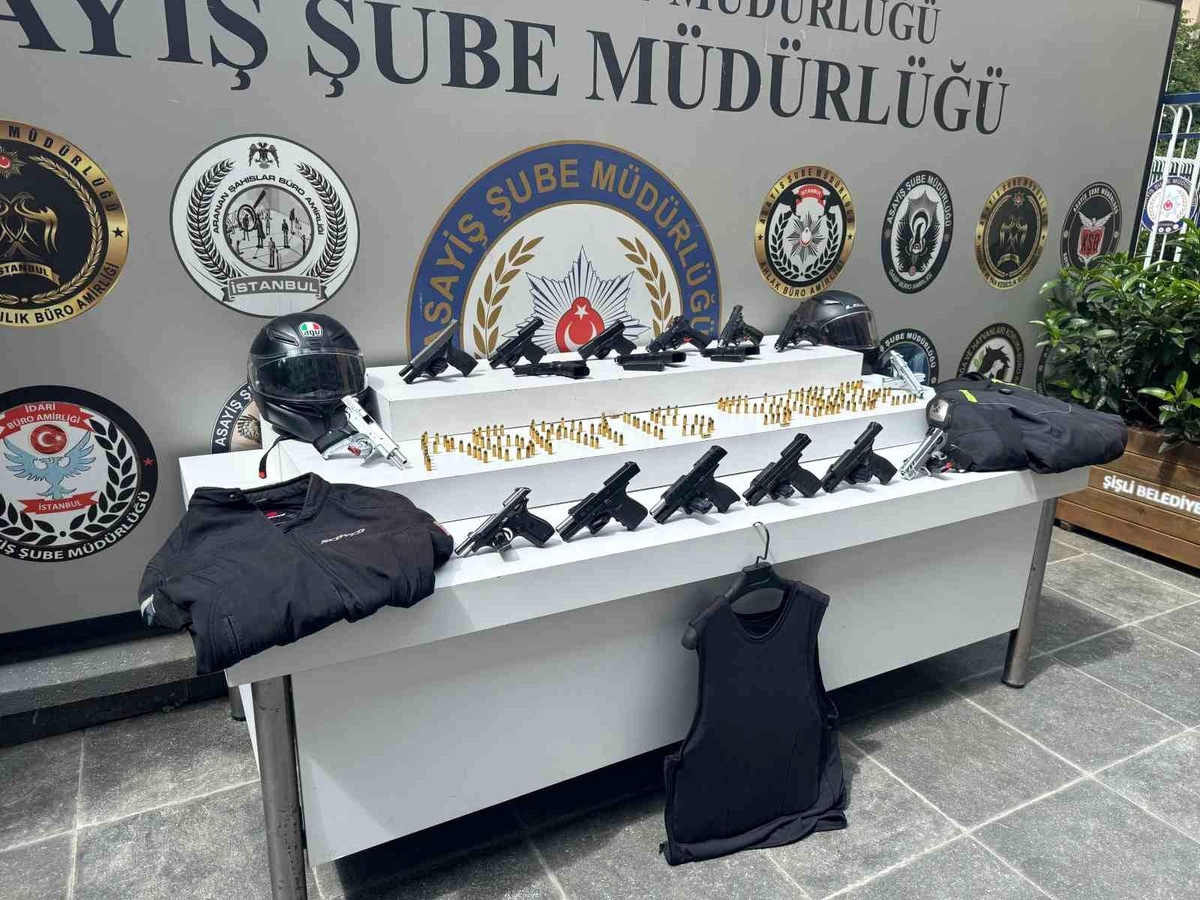 İstanbul\'da Suç Çetelerine Operasyon: 29 Gözaltı