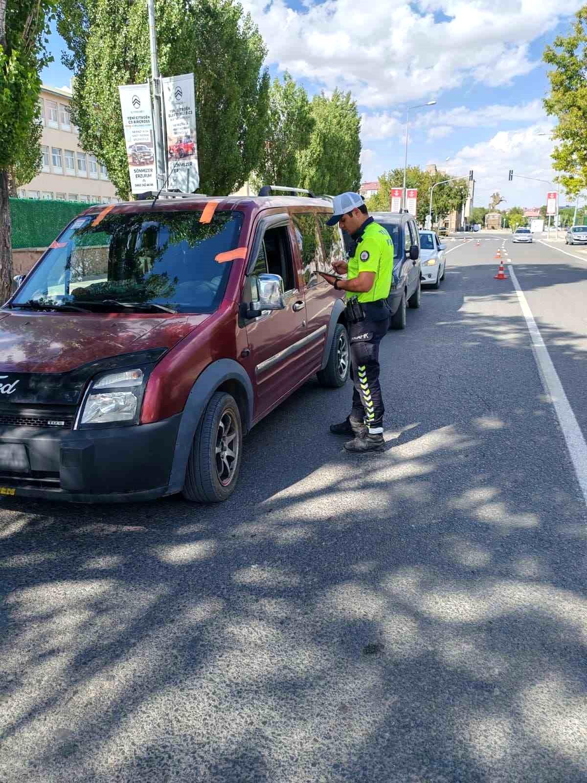Kars\'ta Trafik Denetimleri Sürüyor